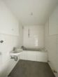 Frisch renovierte und lichtdurchflutete 3-Zimmer Wohnung! - Badezimmer