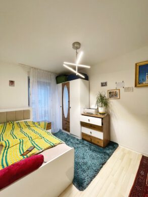 Großzügige 4-Zimmer Wohnung mit Balkon!, 66539 Neunkirchen, Wohnung