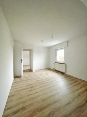 Renovierte Dachgeschosswohnung mit viel Potential!, 68519 Viernheim, Wohnung